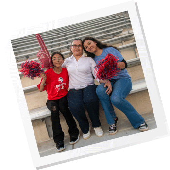 img: LSC student and her family